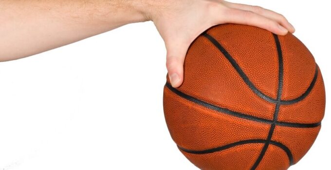 Palming a Basketball – How Hand Size and Technique Play a Role