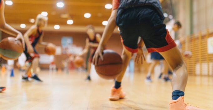 7 Common Mistakes to Avoid as a Beginner in Basketball Basics
